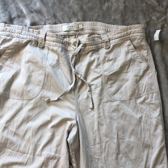 NWT torrid cropped pants - Picture 3 of 8